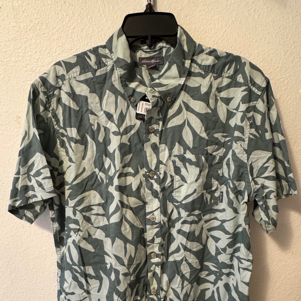 Men polo shirt green leaves design brand Eddie Bauer size large button down